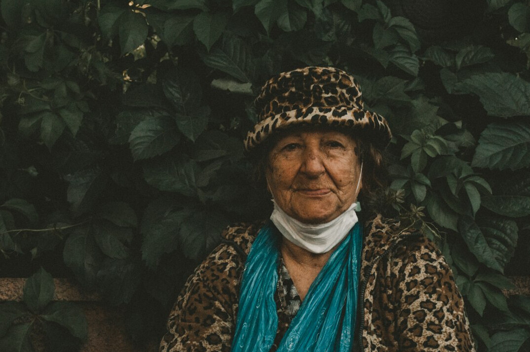 Retrato de una mujer uruguaya de unos 35 años, investigadora histórica
