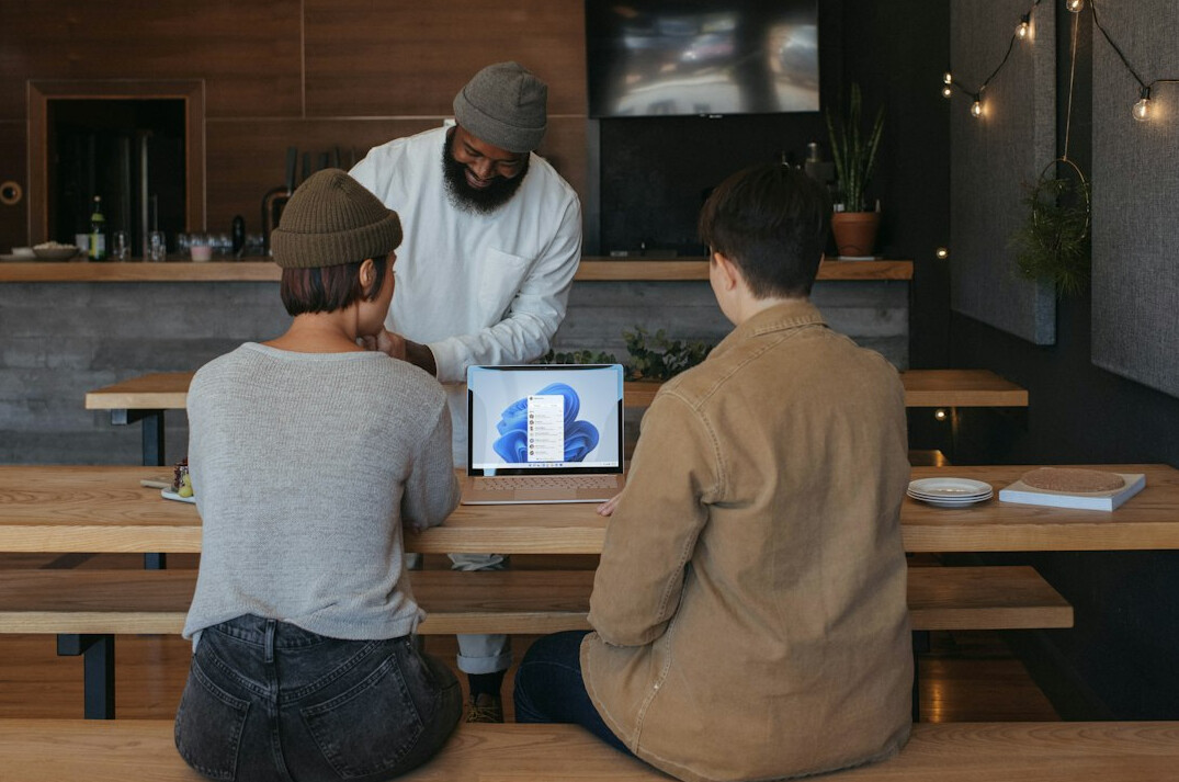 retail team meeting security